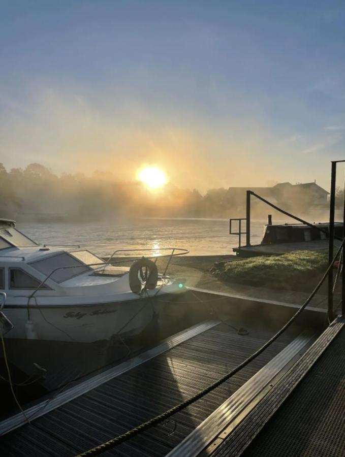 Water Cabin With Water Sports Equipment And Bikes, Bath Bristol Luaran gambar