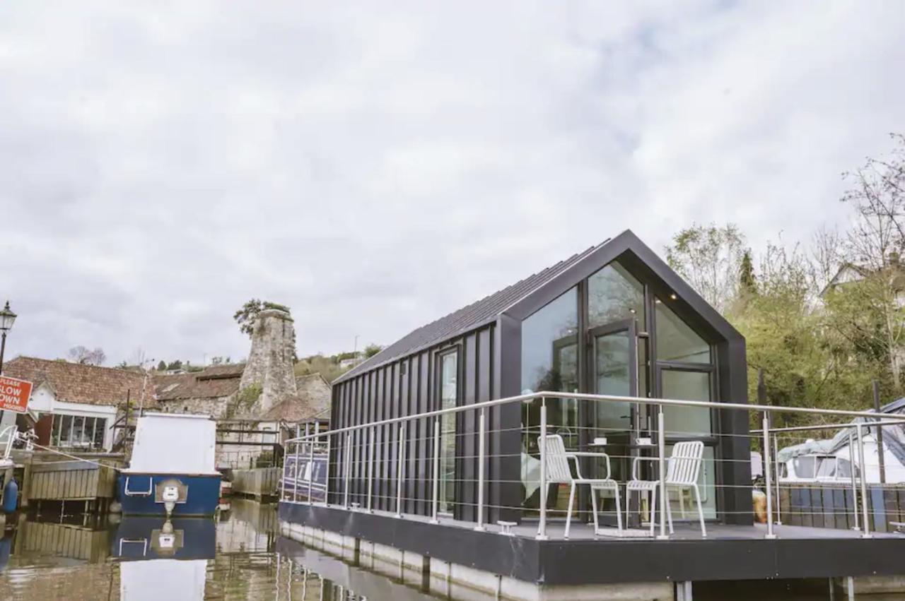 Water Cabin With Water Sports Equipment And Bikes, Bath Bristol Luaran gambar